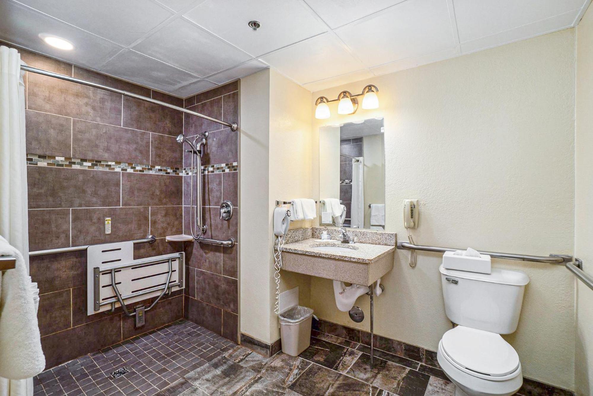 ซูเปอร์ 8 บาย วินด์แฮม เมาท์ เพลเซนท์ เมาท์ Hotel เมานต์เพลเซนต์ ภายนอก รูปภาพ